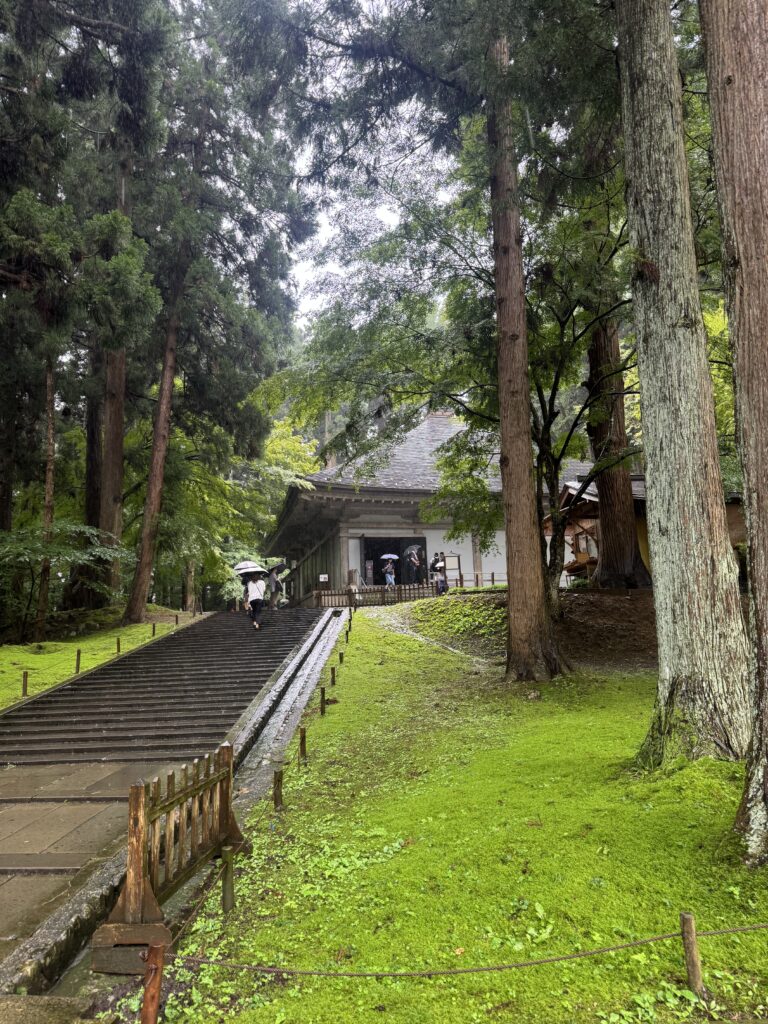 新覆堂(しんおおいどう)